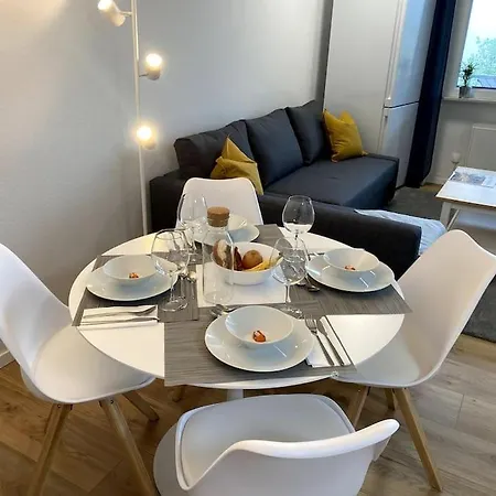 1-zimmerapartment Mit Burgblick *